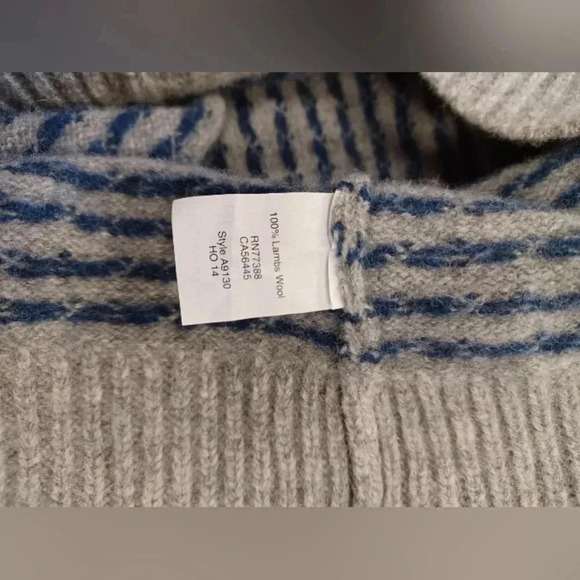 J Crew 100%  Lambswool Gray Long Sleeve Sweater Size Large - Picture 8 of 8